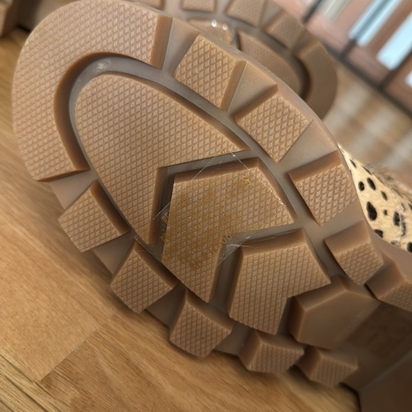 Dolce Vita Platform Boots - Picture 5 of 7